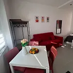 Meraviglia - Centro Close To The Station And Pier לינה וארוחת בוקר 4*