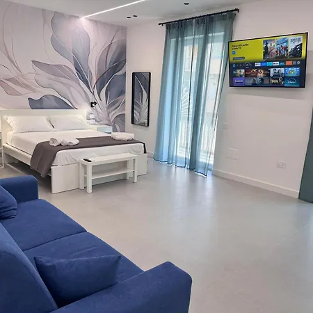 Meraviglia - Centro Close To The Station And Pier Bed and breakfast 4*