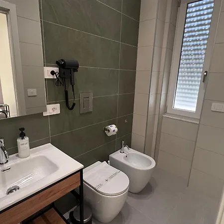 Bed and breakfast Meraviglia - Centro Close To The Station And Pier Salerno
