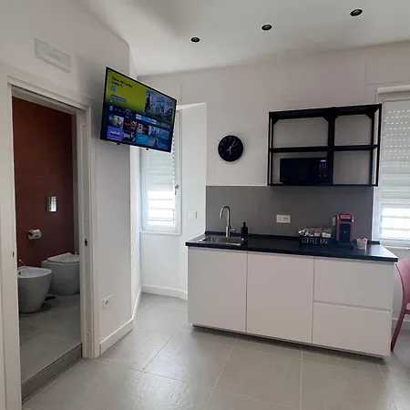 Bed and breakfast Meraviglia - Centro Close To The Station And Pier Salerno