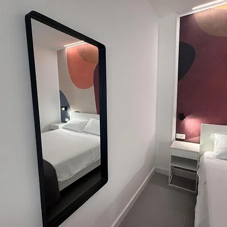 Meraviglia - Centro Close To The Station And Pier 4* Salerno