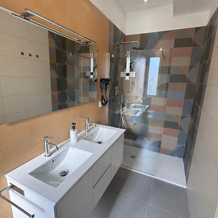Bed and breakfast Meraviglia - Centro Close To The Station And Pier