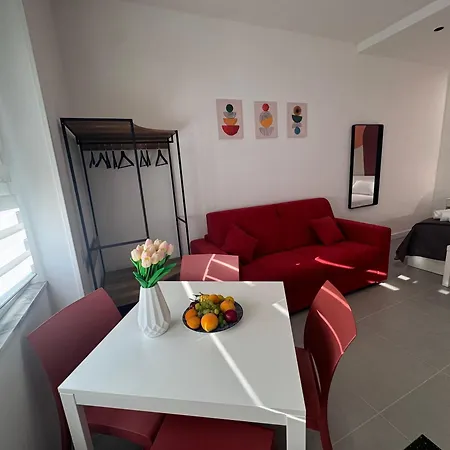 Meraviglia - Centro Close To The Station And Pier Bed and breakfast 4*