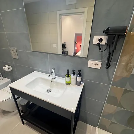 Meraviglia - Centro Close To The Station And Pier Bed and breakfast Salerno