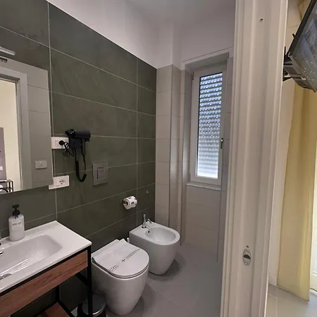 Bed and breakfast Meraviglia - Centro Close To The Station And Pier Salerno