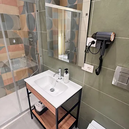 Bed and breakfast Meraviglia - Centro Close To The Station And Pier 4*