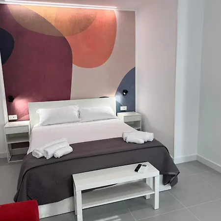 Bed and breakfast Meraviglia - Centro Close To The Station And Pier Salerno